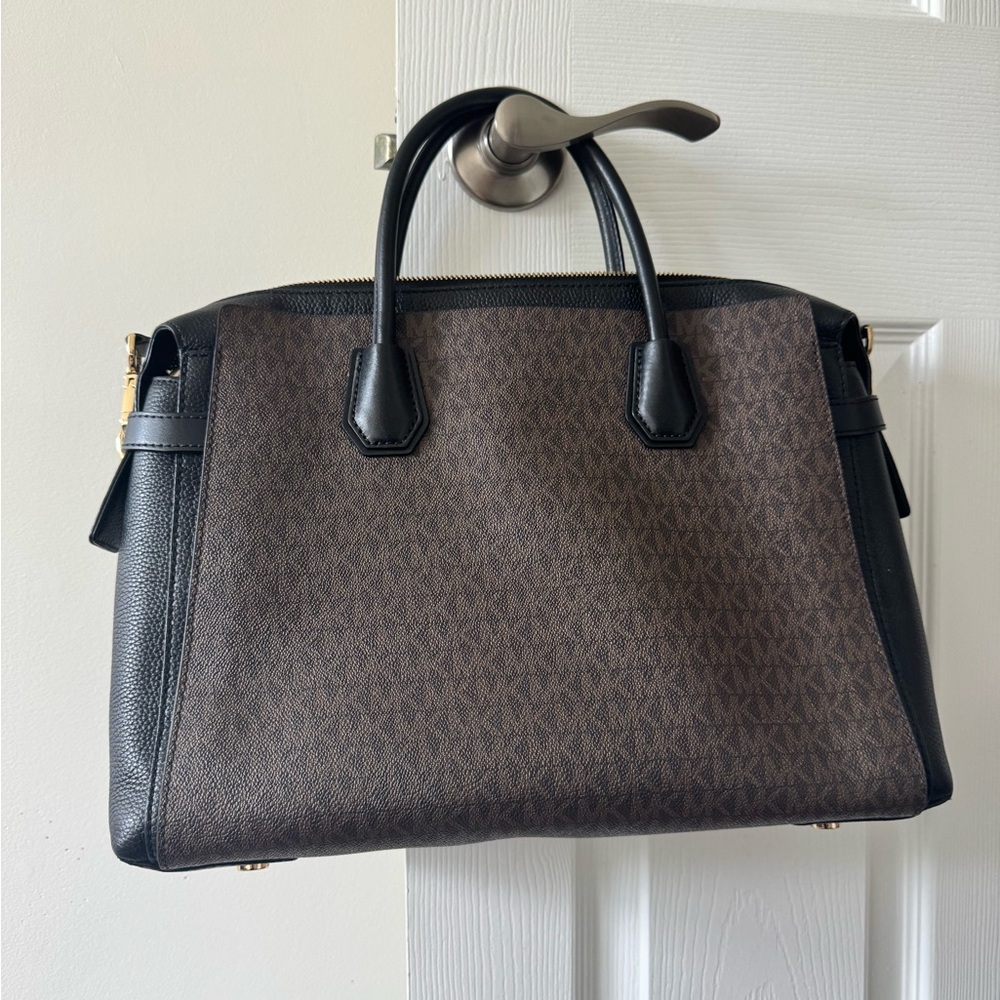 Michael Kors Black and Brown Signature Tote - Picture 2 of 5